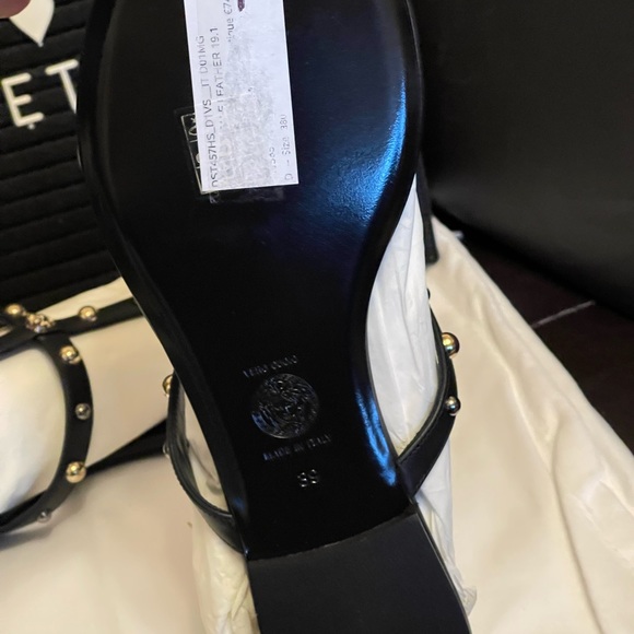 Versace lambskin sandals - Picture 7 of 16